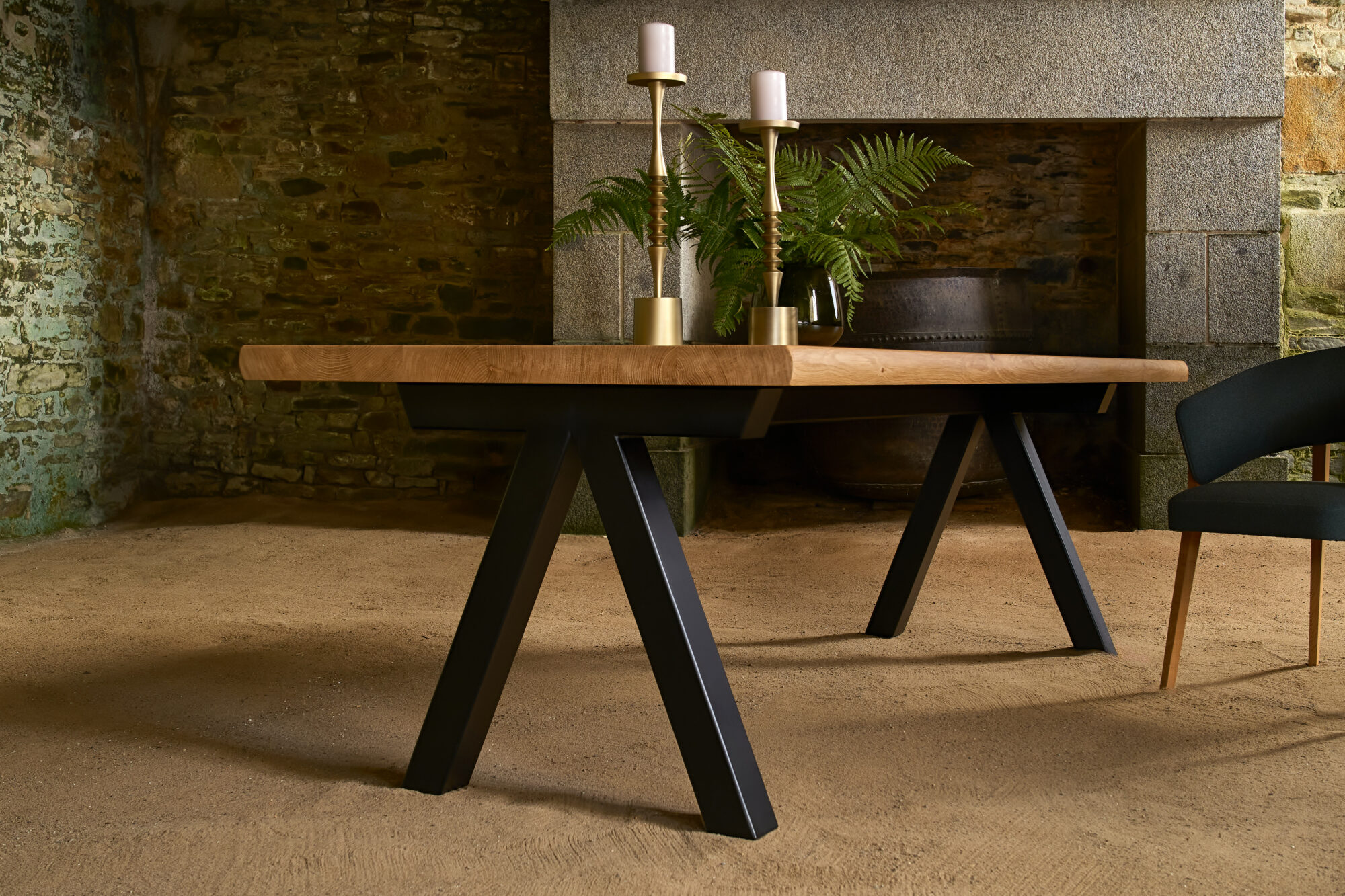 Table en metal et bois massif modèle Aubier fabrication artisanale française