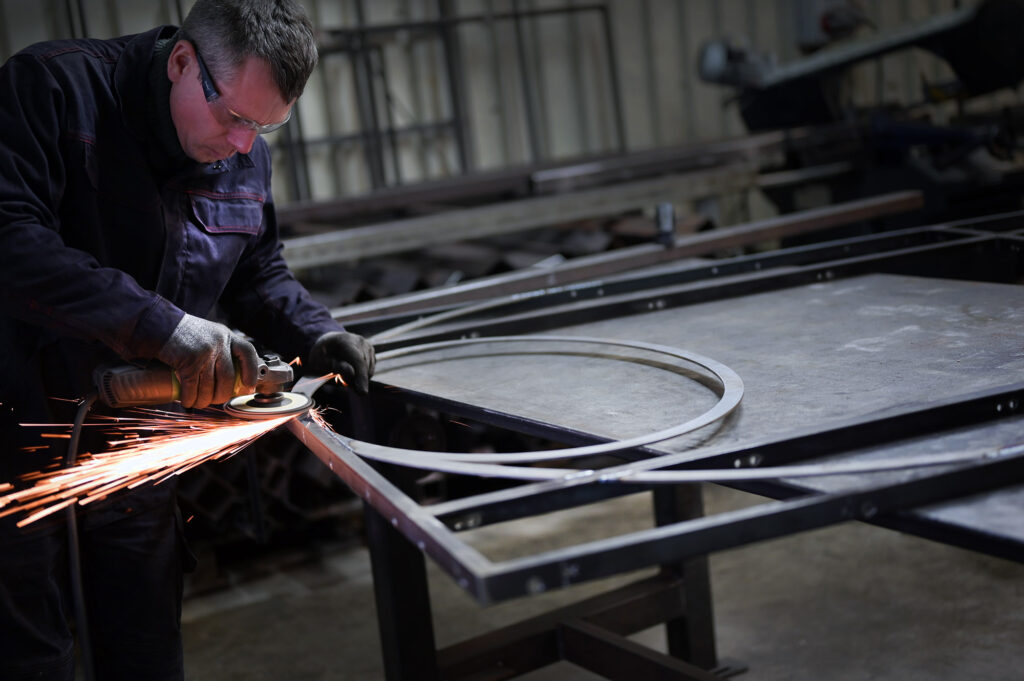 Sylvain verrière avec ellipse N°50 / atelier