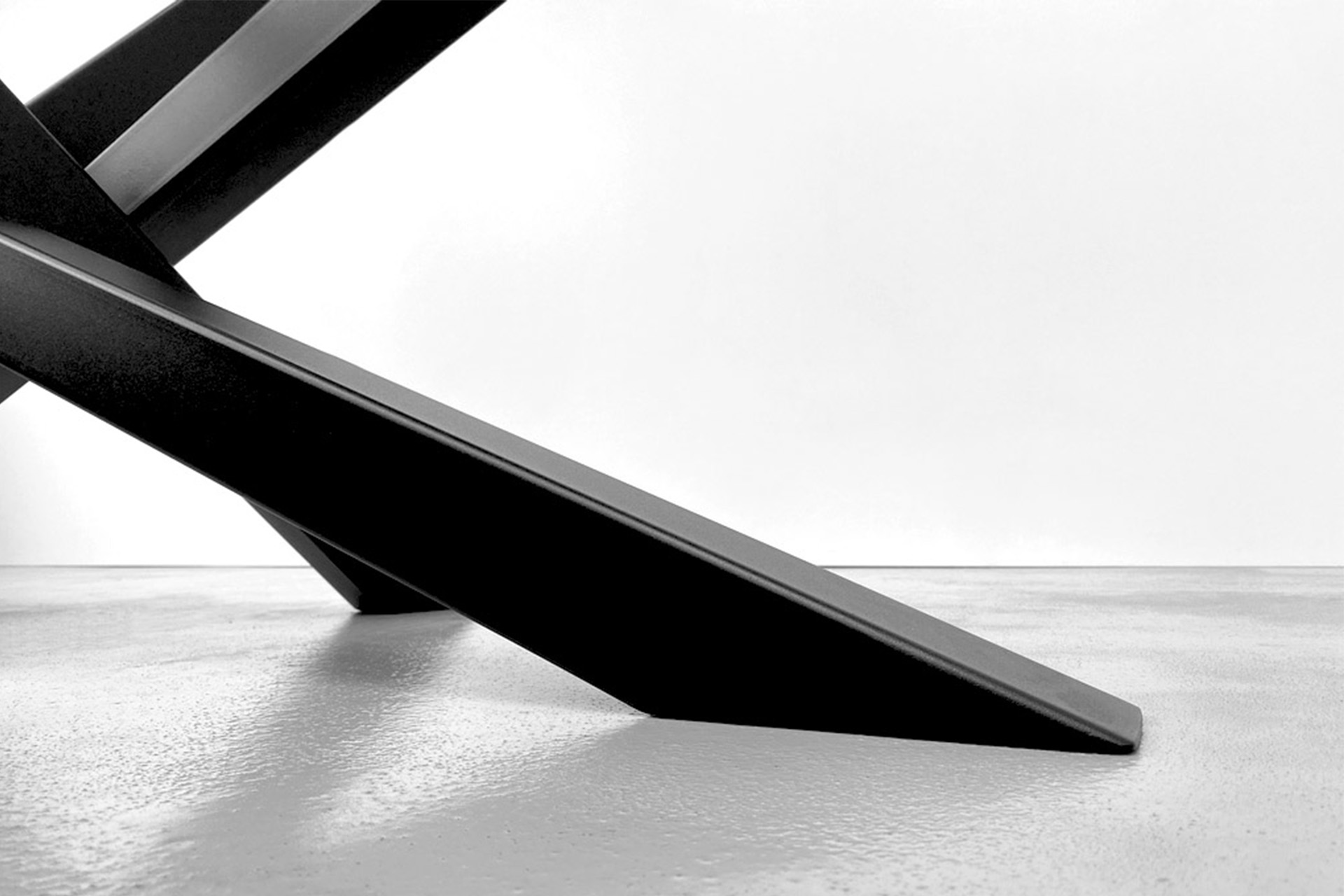 Pied de table Mikado en acier
