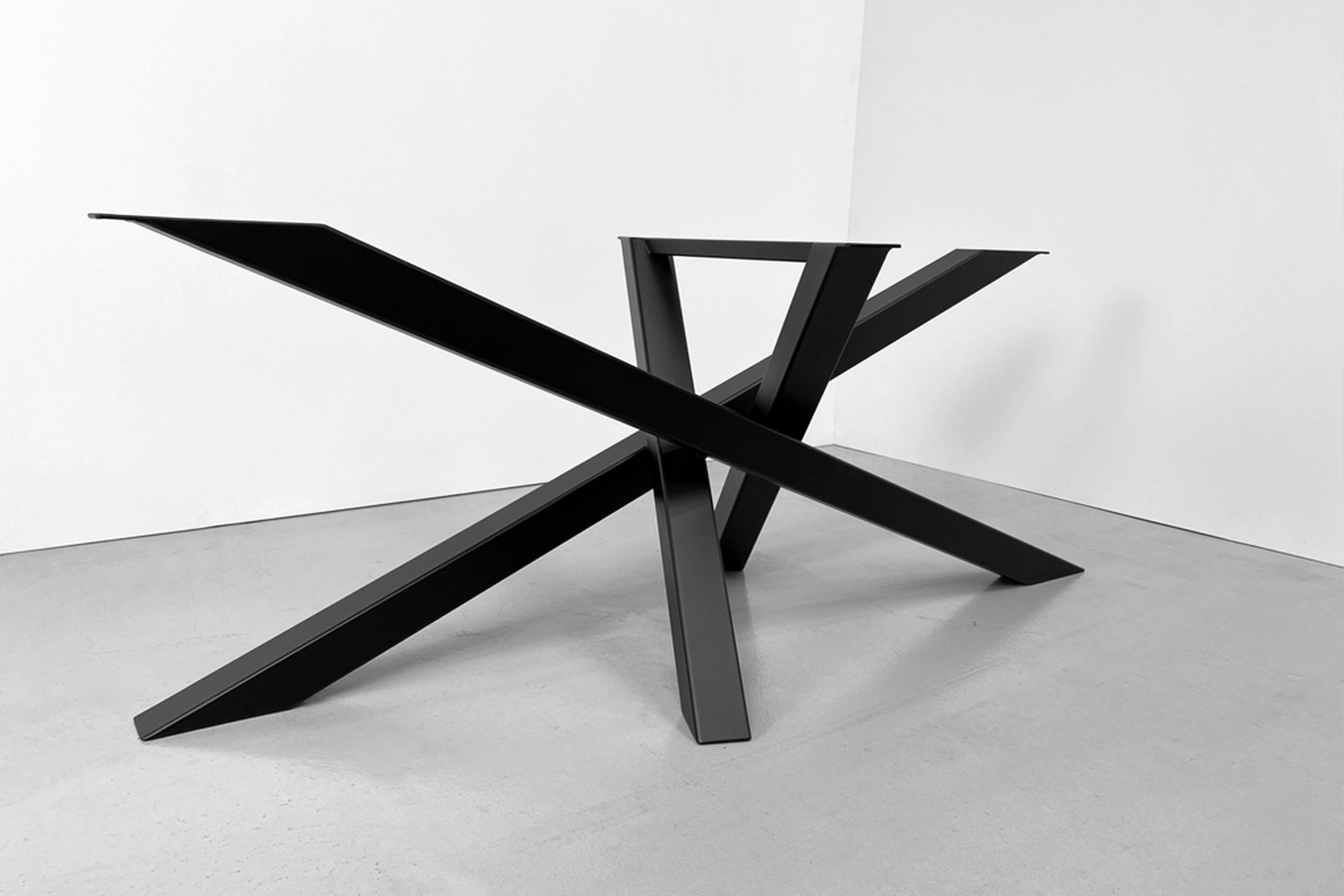 Pied de table Mikado en acier