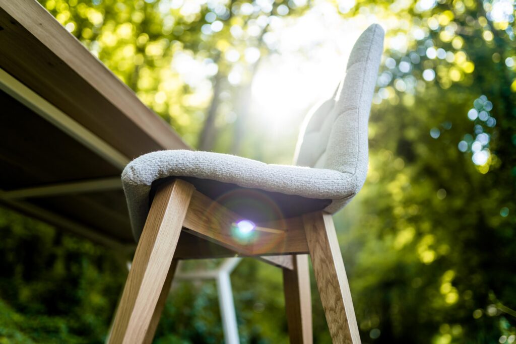 Chaise en bois massif Paris made in France