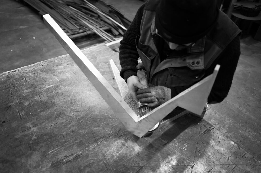 Fred à l'atelier : fabrication de la table Papillon