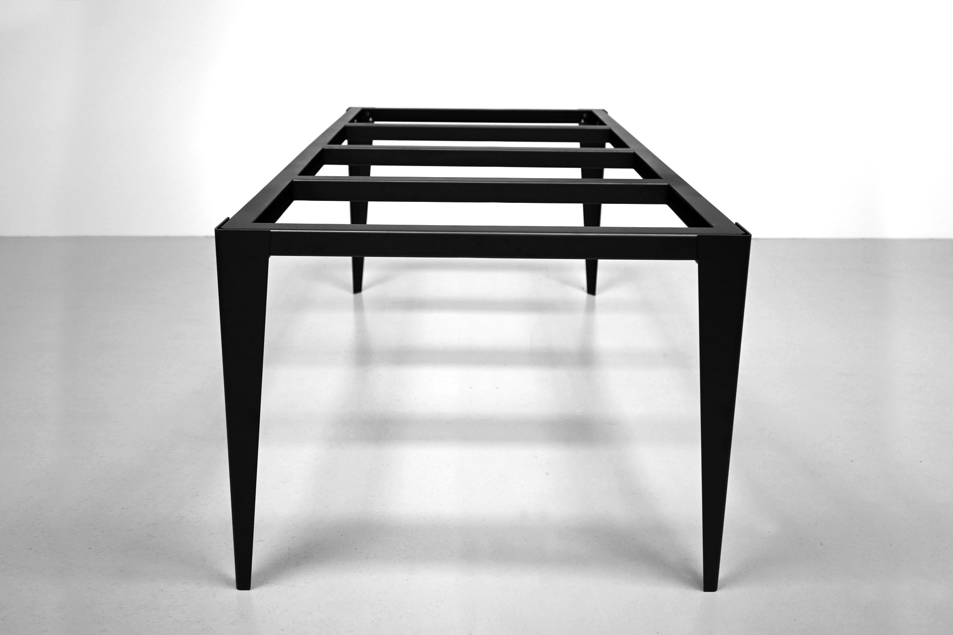 Pieds de table en acier Comtesse / Fabrication artisanale Française