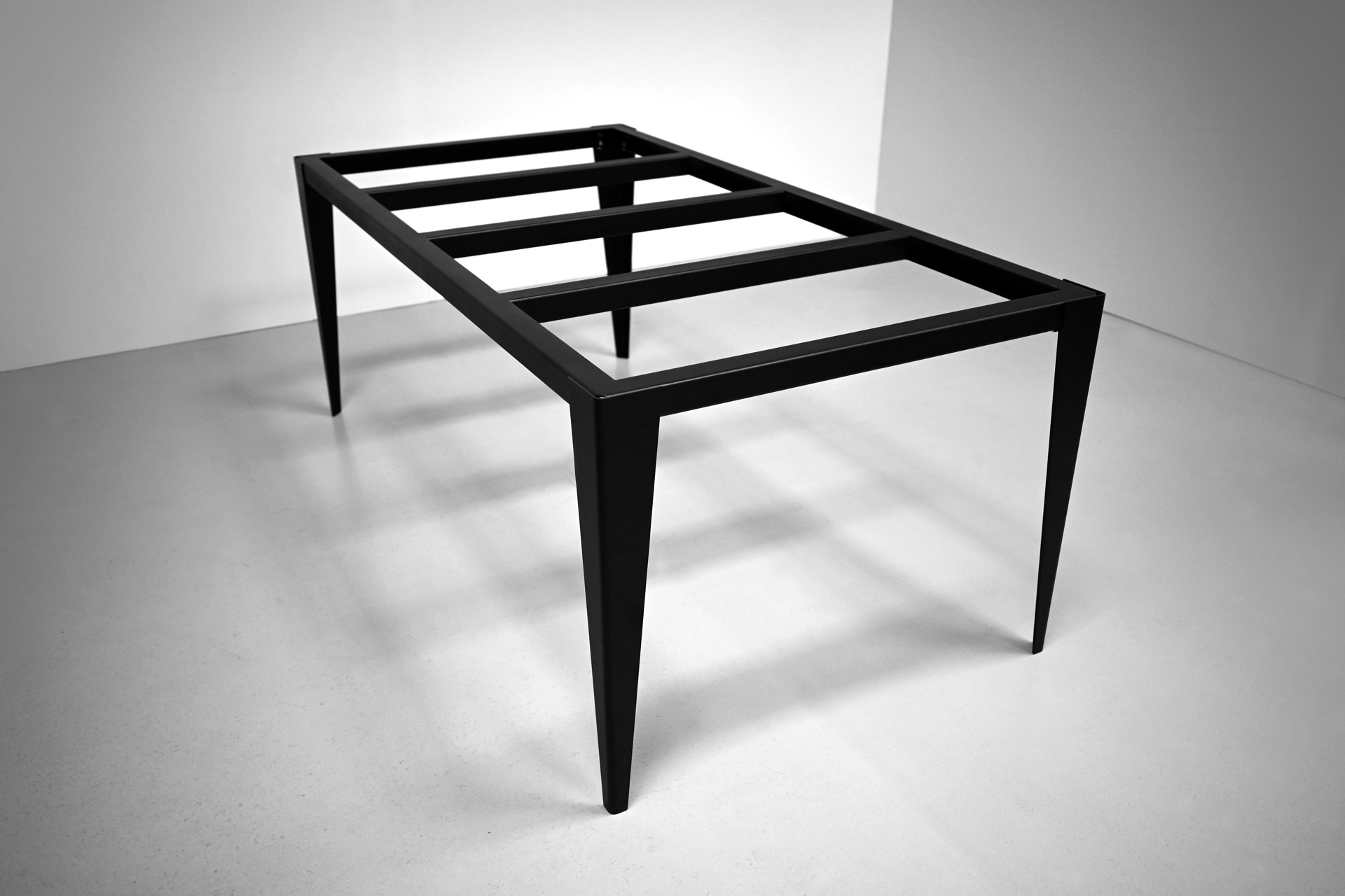 Pieds de table en acier Comtesse / Fabrication artisanale Française