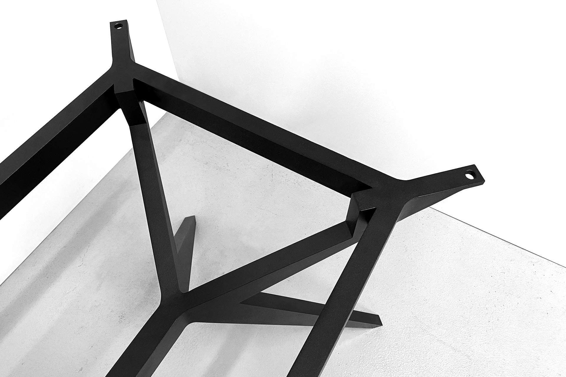 Pied de table Papillon en aluminium pleine masse