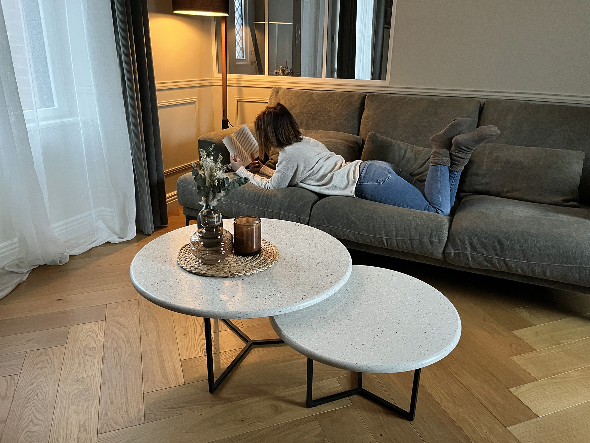 Duo de tables basses coquillage en terrazzo marin / Fabrication française