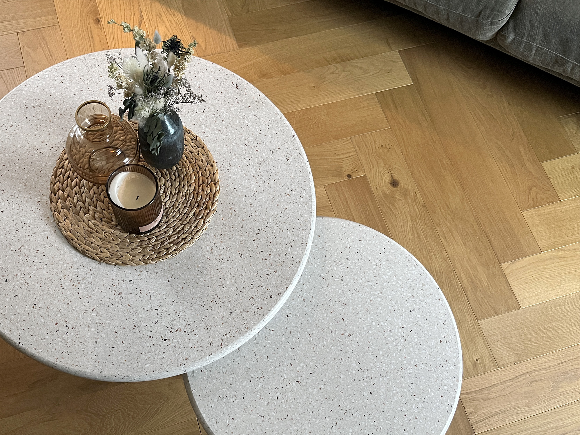 Duo de tables basses coquillage en terrazzo marin / Fabrication française