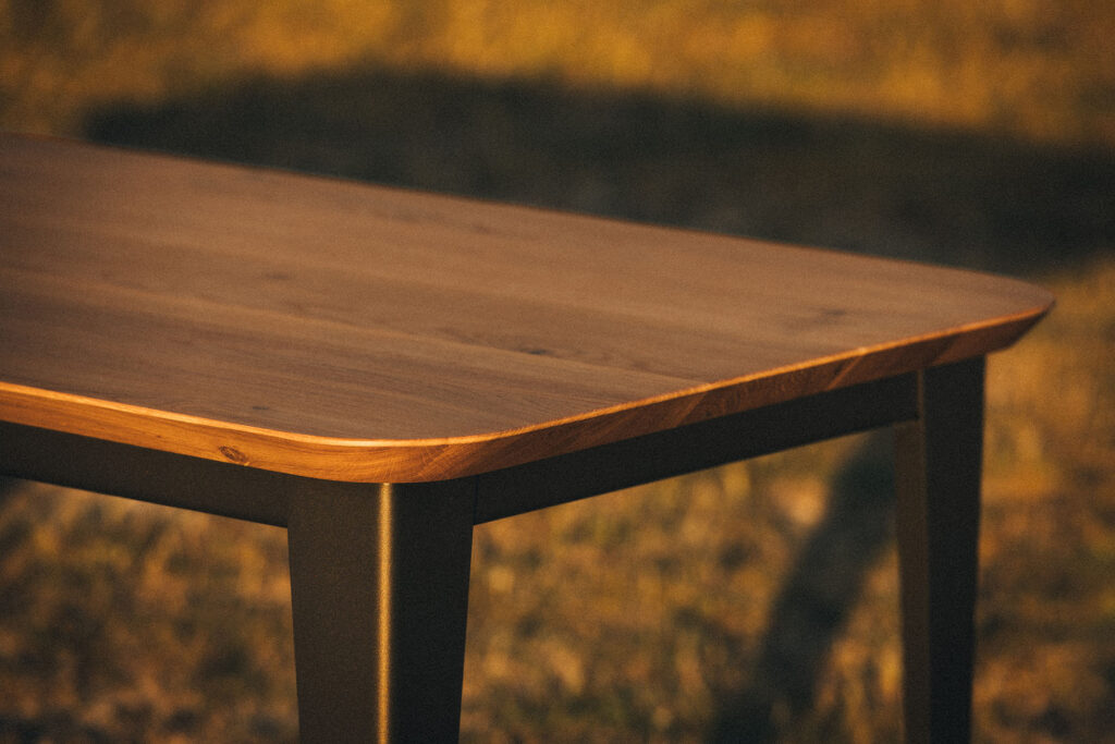 table avec plateau en bois massif