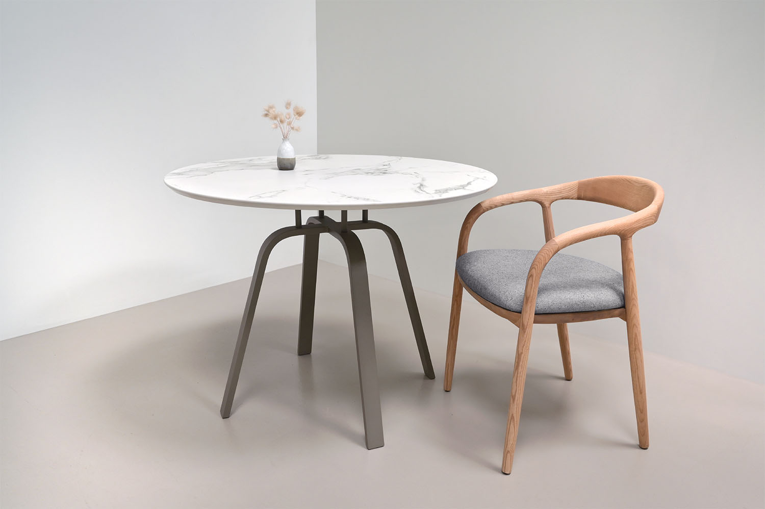 Table ronde en céramique DEKTON aura diamètre 100 cm pour 4 personnes