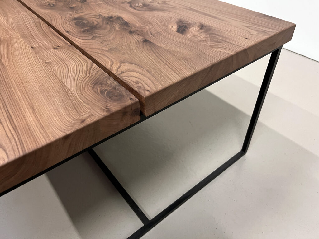 TABLE BASSE AIGUILLE orme massif 140x80xH82cm