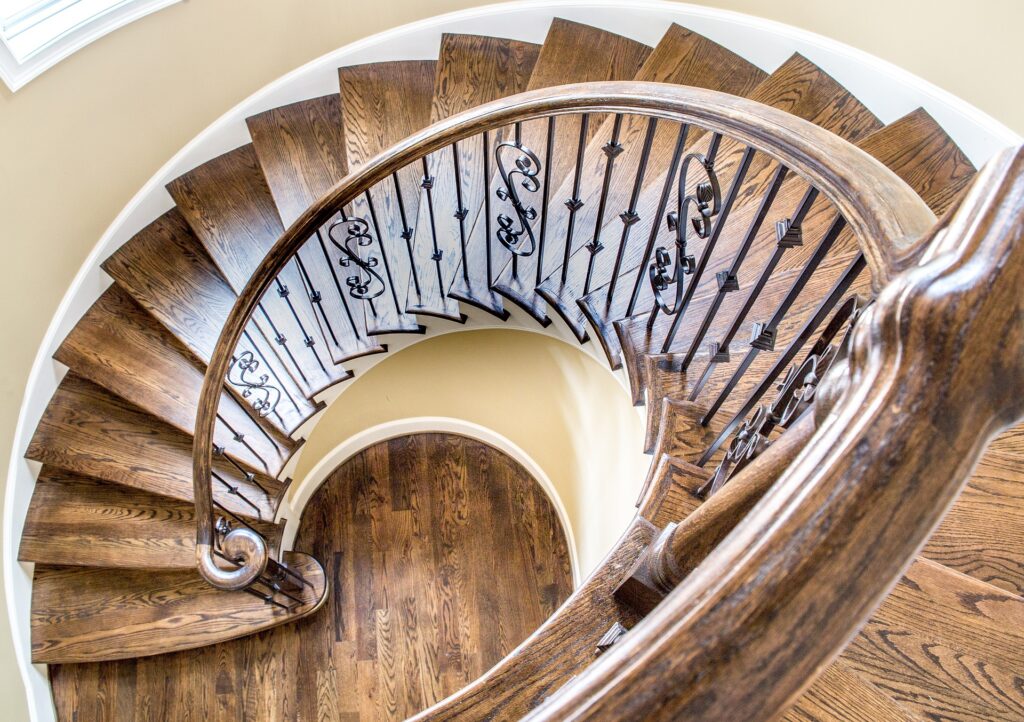 escalier bois ancie
