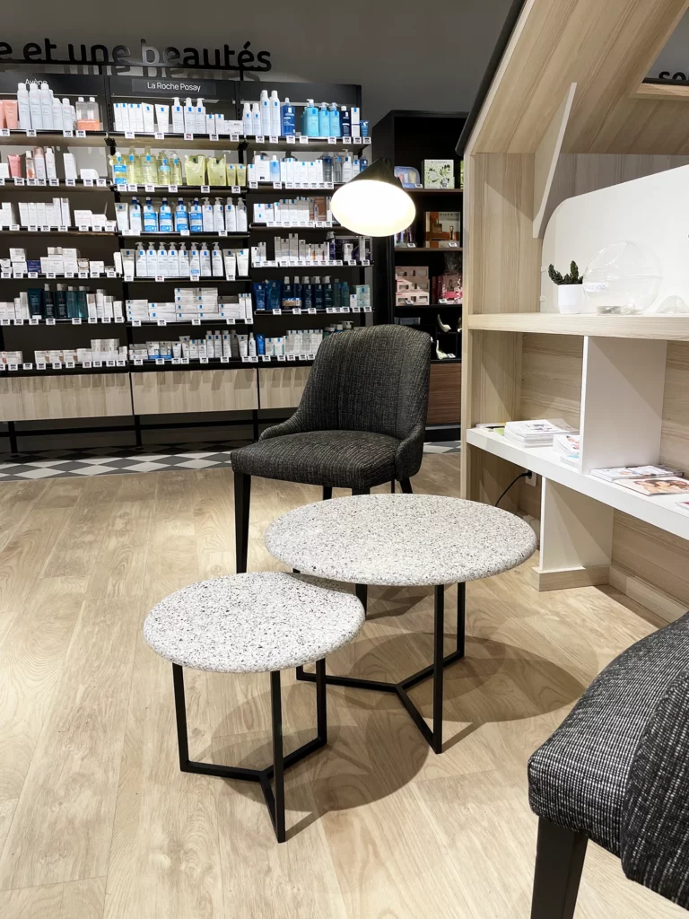Pharmacie Salengro Cherbourg réalisation table basses coquillage