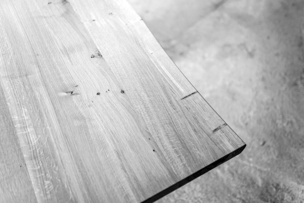Bord live edge table bois massif