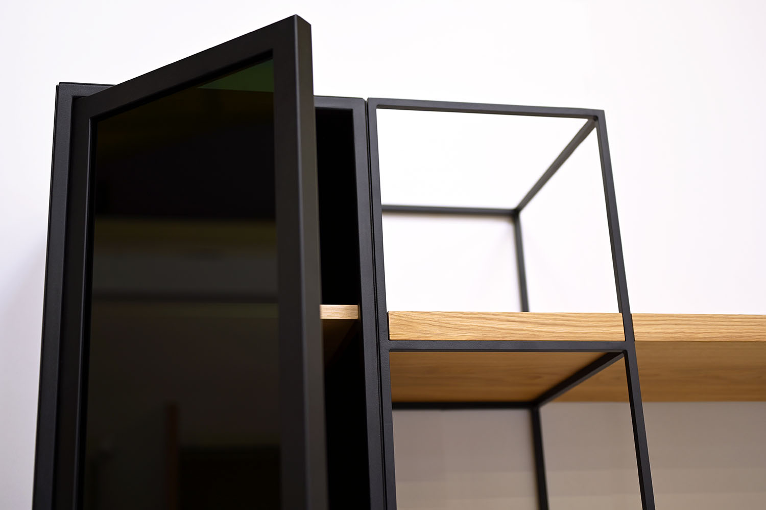 Meuble tv Vitrine 270 cm acier et bois massif