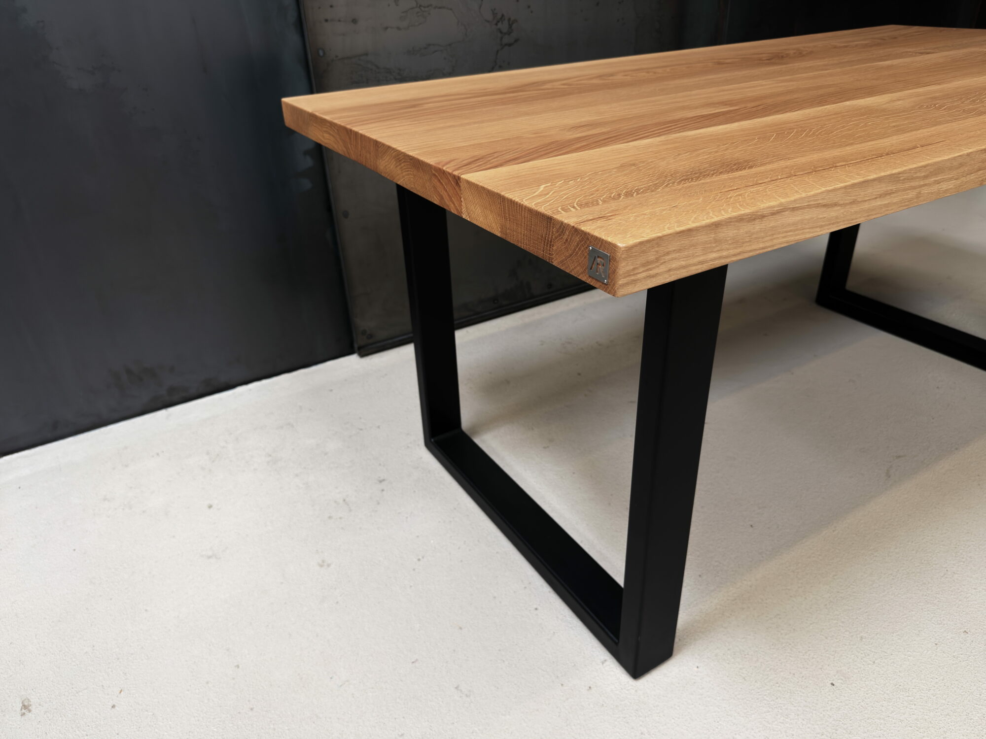 Table pieds U acier et bois massif 10 Table pieds U acier et bois massif